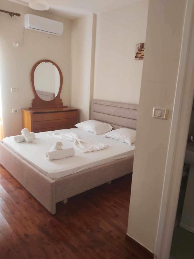 White Panorama Apartment Sarandë Eksteriør billede