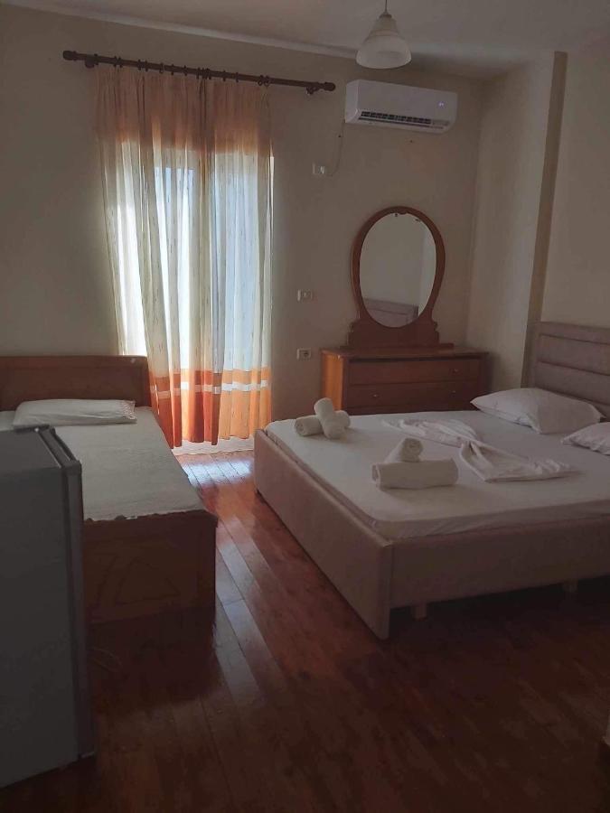 White Panorama Apartment Sarandë Eksteriør billede